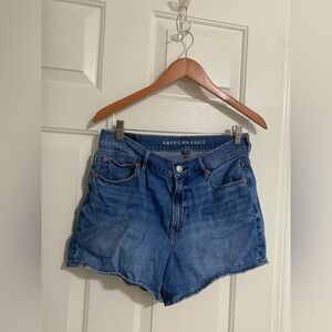 American Eagle strigid relaxed short